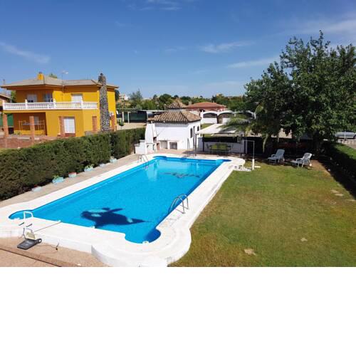 Villa with 3 bedrooms in Linares with private pool and WiFi 120 km from the slopes