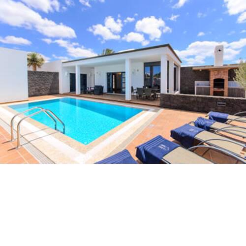 Villa with 3 bedrooms in Playa Blanca with private pool furnished terrace and WiFi 500 m from the beach