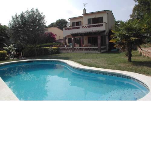 Villa with 4 bedrooms and private pool.