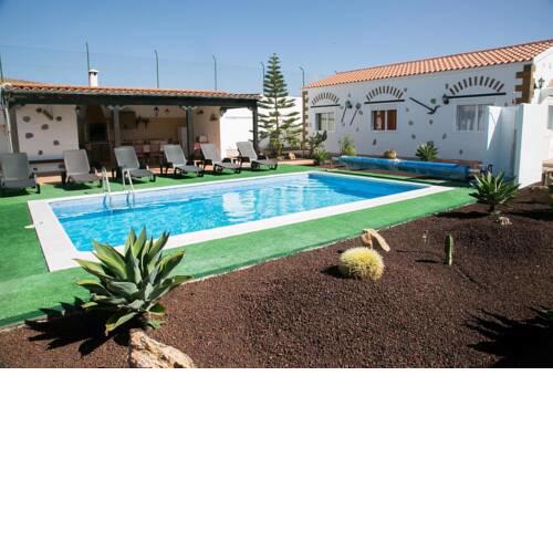 Villa with 4 bedrooms in Las Palmas with wonderful mountain view private pool enclosed garden 20 km from the beach