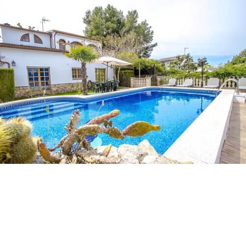 Villa with 4 bedrooms in Rocallisa with wonderful mountain view private pool enclosed garden 8 km from the beach