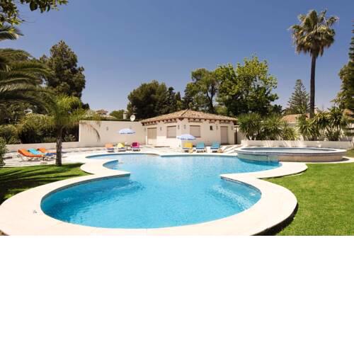 Villa with 5 bedrooms in Estepona with private pool enclosed garden and WiFi 500 m from the beach