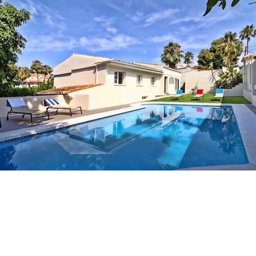 Villa with 5 bedrooms in Marbella with private pool and WiFi