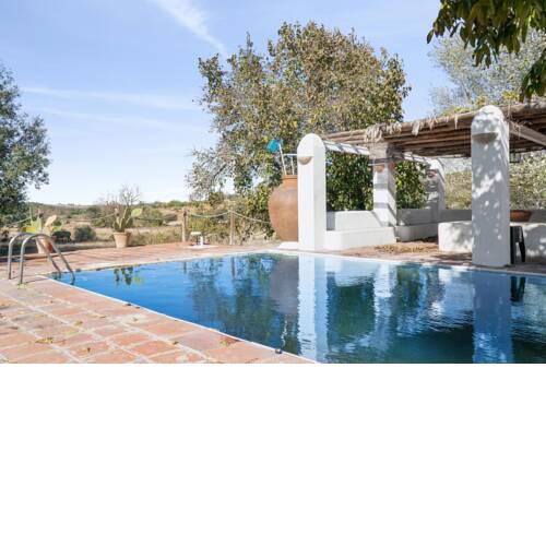 Villa with 6 bedrooms in Valverde de Leganes with wonderful mountain view private pool enclosed garden 200 km from the slopes
