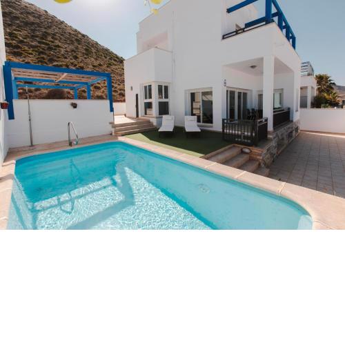 Villa with amazing views and swimming pool