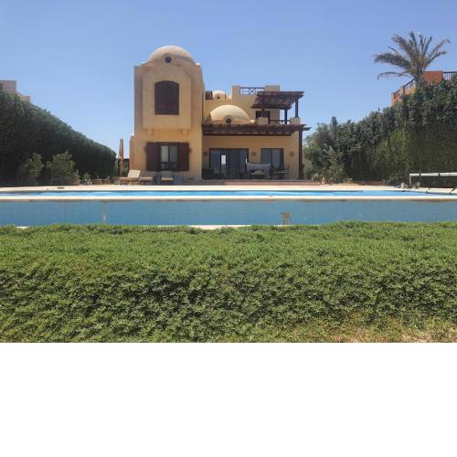 Villa, with heated Pool and Lagoon