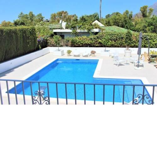 Villa with HEATED pool in Marbella