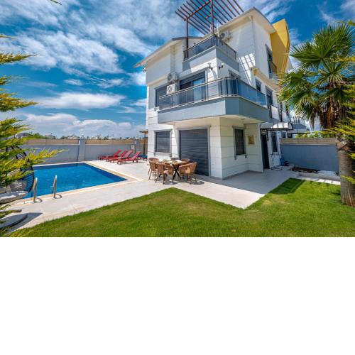 Villa With Jacuzzi Private Pool Garden in Serik