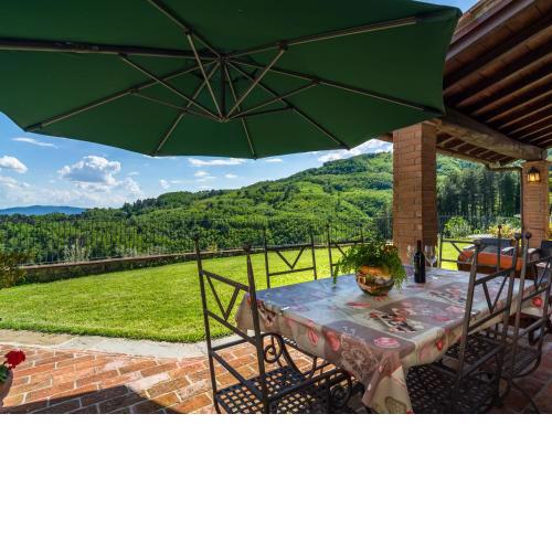 Villa with panoramic view and private garden in the countryside of Pistoia