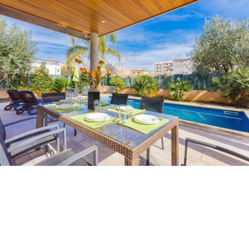 Villa with pool in Alcudia
