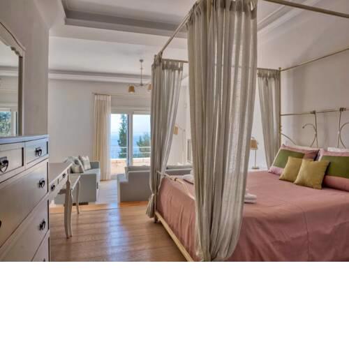 Villa with pool Very spacious