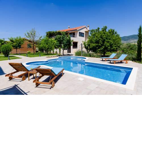 Villa with pool