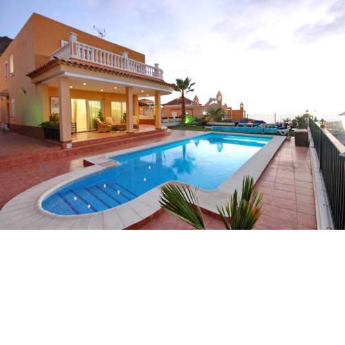Villa with private pool and magnificent views