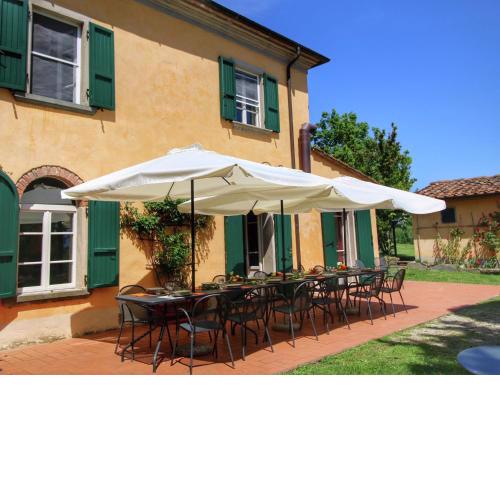 Villa with private pool beautiful view in the Chiana Valley wifi