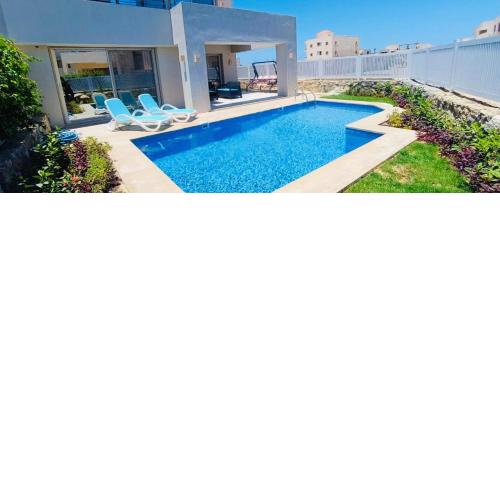 Villa with private pool in hacienda bay