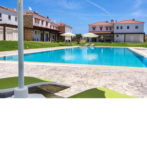 Villa with swimming pool near the beach