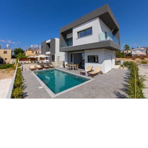 Villa Yria, walking distance to Coral Bay