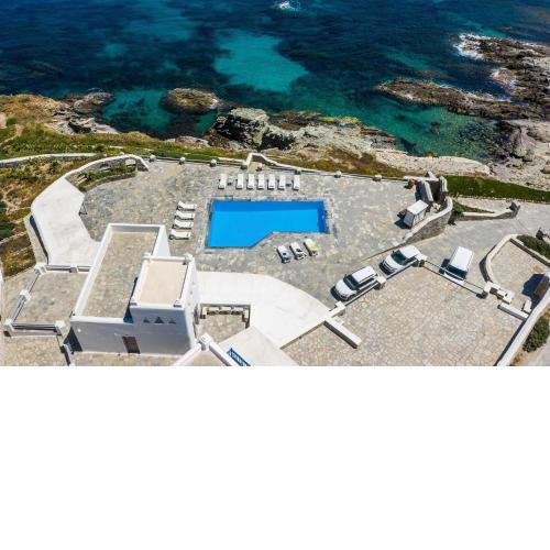 Villa Zeolite by Rocks Estates