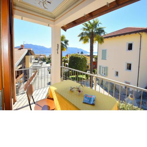 Village Apartment in Cannero Riviera with Balcony