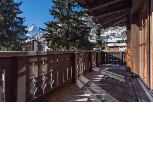 Village Apartment with Matterhorn View