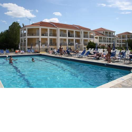 Village Inn Studios & Family Apartments
