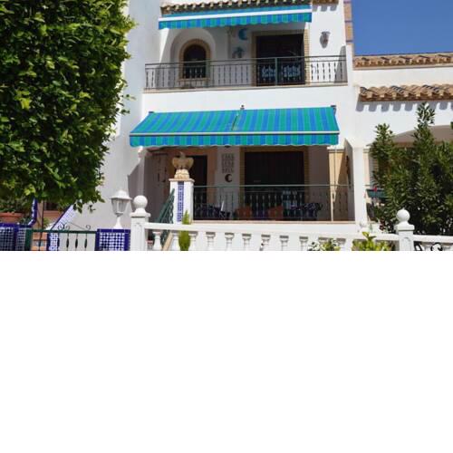 Villamartin, lovely 2 bed house, short walk to the Plaza.