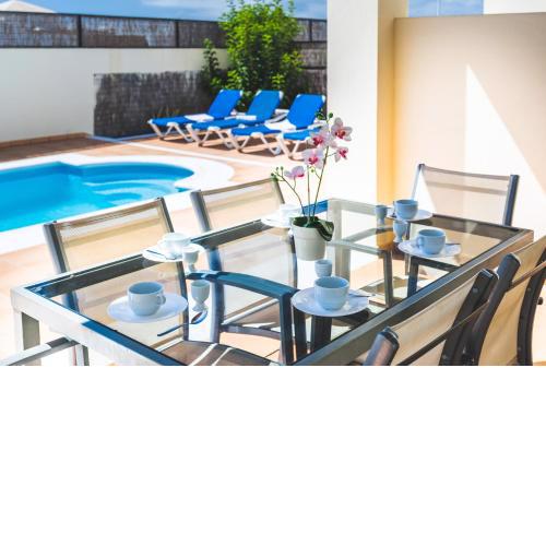 Villas Bahamas Playa Blanca, con Terraza y Piscina Privada