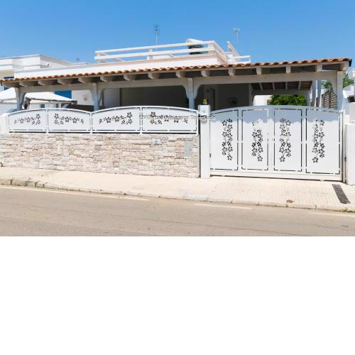 Villetta Melograno con patio 6pax, 200m dal mare