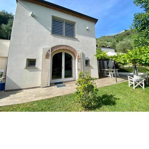 Villino Mami con Vista Mare e Piscina