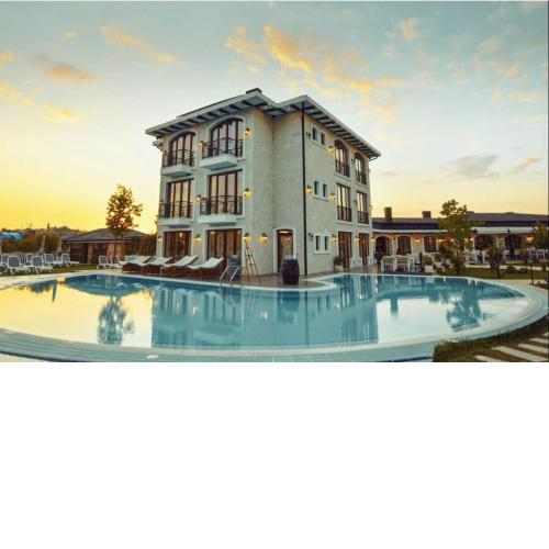 Vinea Resort