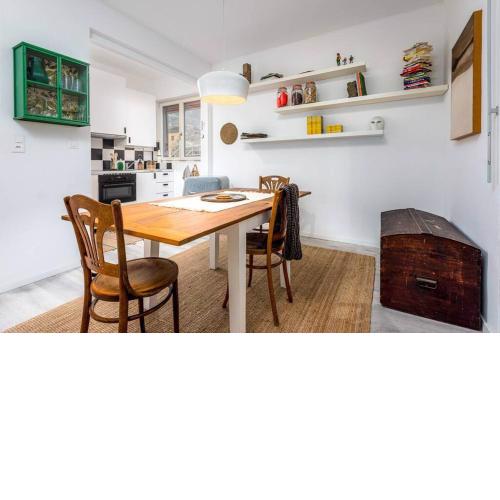 Vintage Apartment