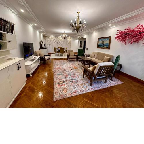Vintage Charm & Spacious Comfort in Zayed 2000 - only families & single travelers