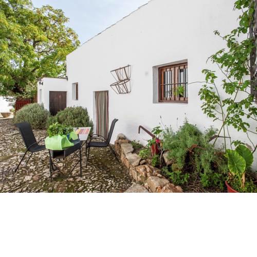 Vintage Farmhouse in Algarinejo with Terrace