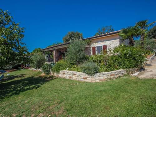 Vintage Holiday Home in Dracevac with Terrace
