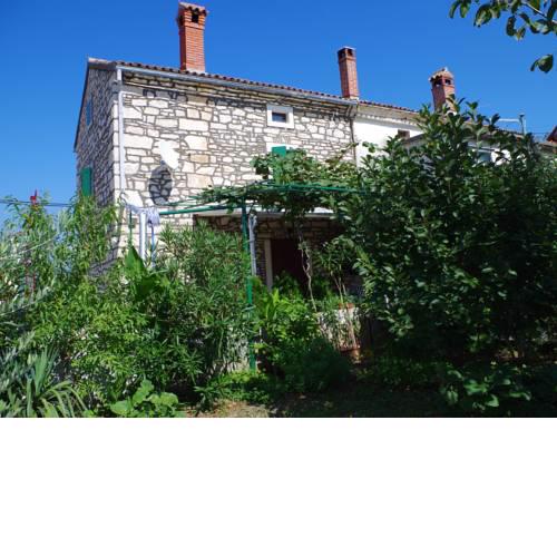 Vintage Holiday Home in Rakalj with Garden