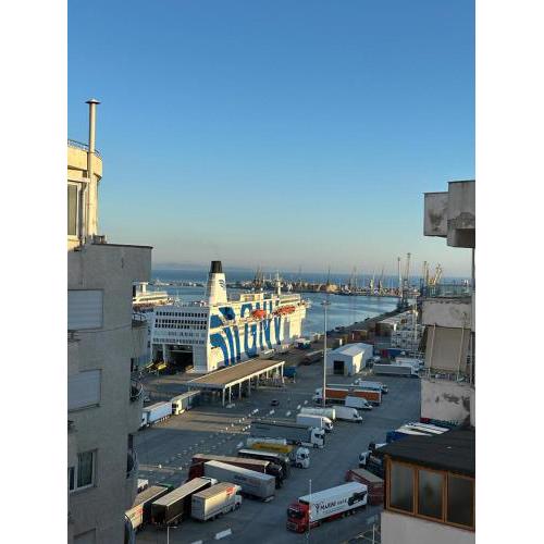 Vintage Sea-View Apartment in Centre Durres