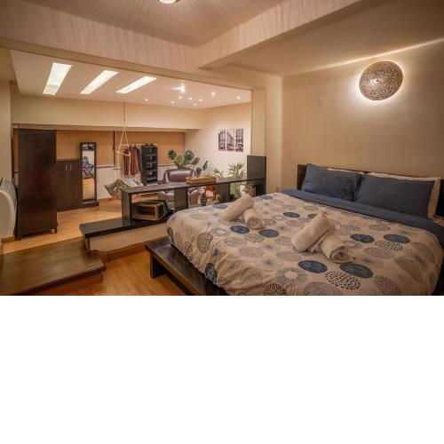 Vintage Vibrant Space !