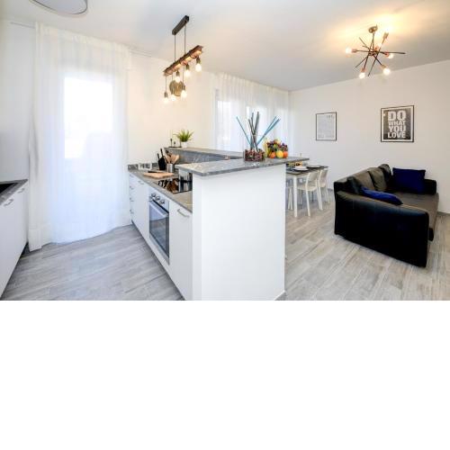 Virgo Suite Apartment - Italian Homing