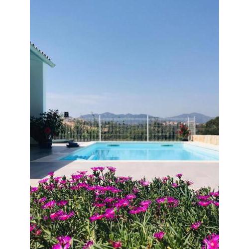 Vista mare con piscina a Budoni - Baia Sant’Anna