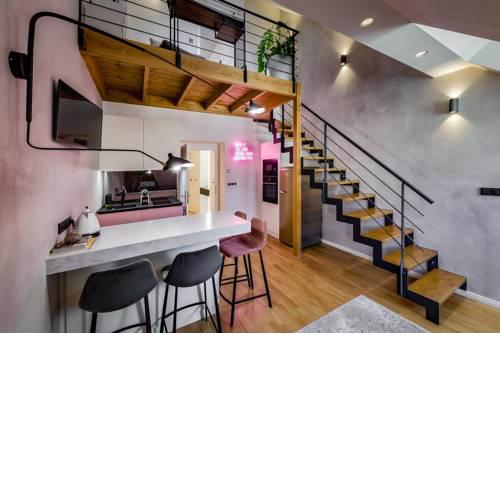 Vista Riverside Loft