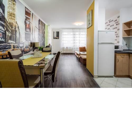Vivid Apt with Balcony at Gozsdu Court