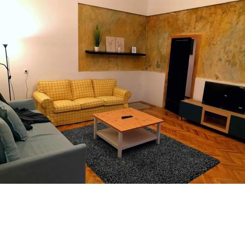 Vivid Downtown Budapest Apartment