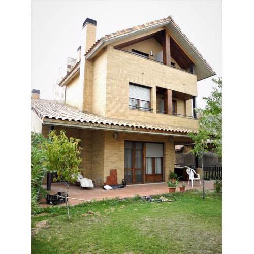 VIVIENDA TURÍSTICA LOS OLIVOS