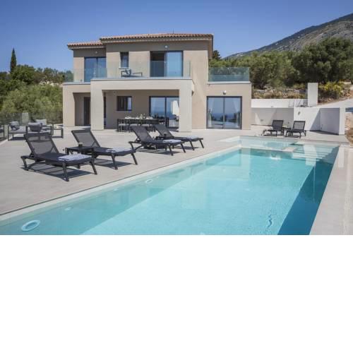 Vlachata Villa Sleeps 6 Pool WiFi