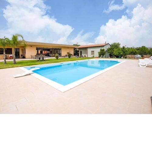 Vlla and annexe with air conditioning and private pool