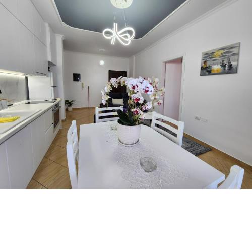 Vlora Apartment with Seaview at Skela
