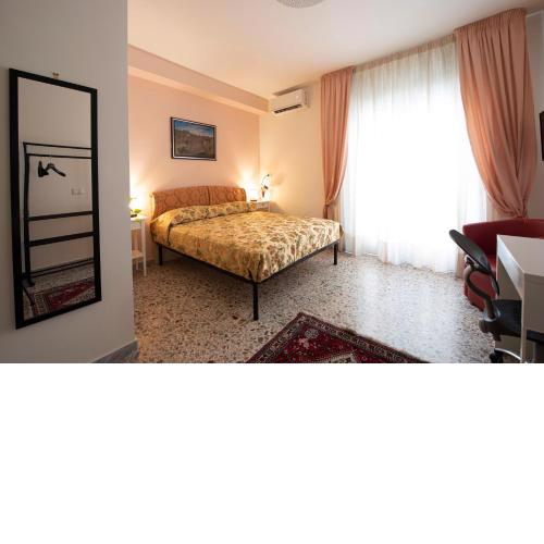 Vomero Room