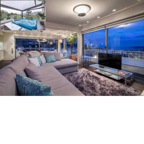 Vouliagmeni Sea View Residence with Jacuzzi- Sauna-Bright Terrace