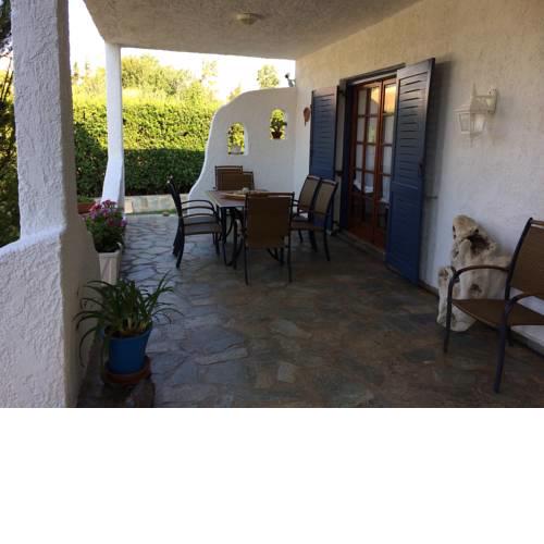 Vourleza Vacation house near Airport