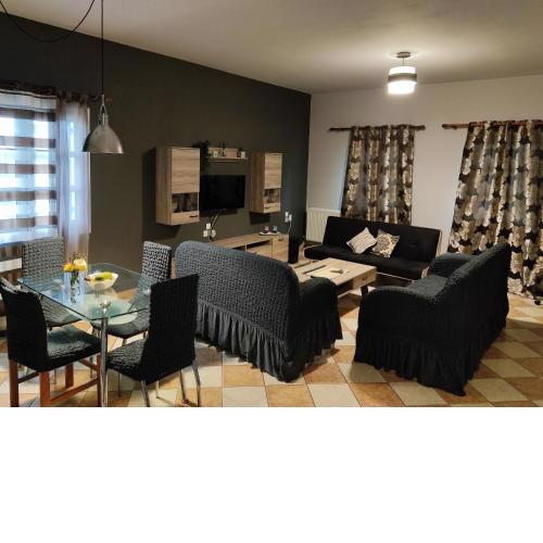 Vretti's apartment